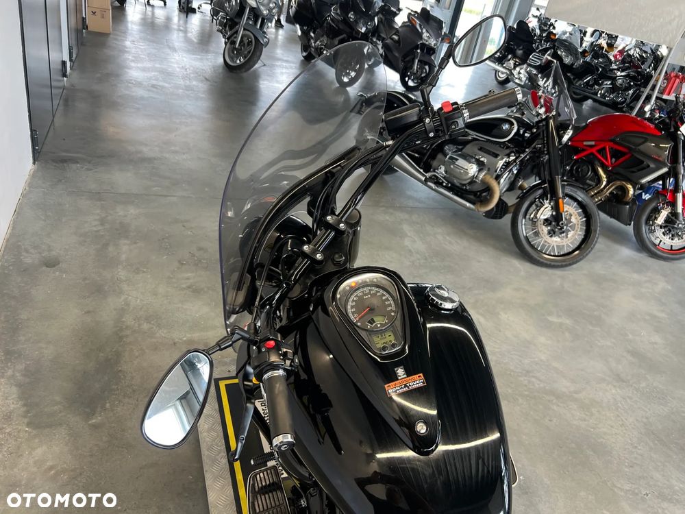 Suzuki Intruder - 9