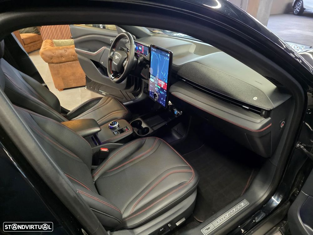 Ford Mustang Mach-E AWD PREMIUM - 37