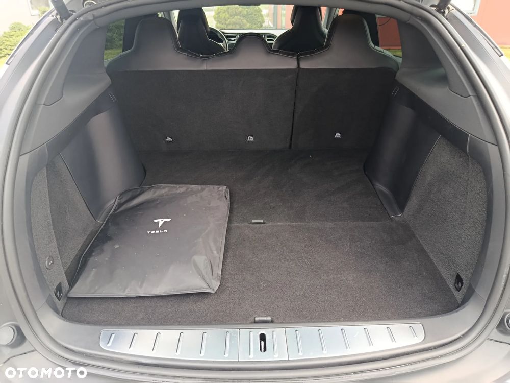 Tesla Model X 75 D - 9