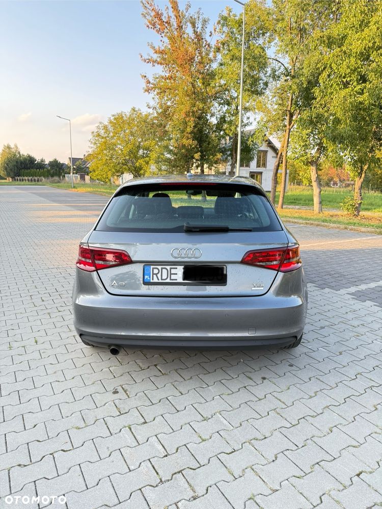 Audi A3 Sportback 1.6 TDI ultra Attraction - 6