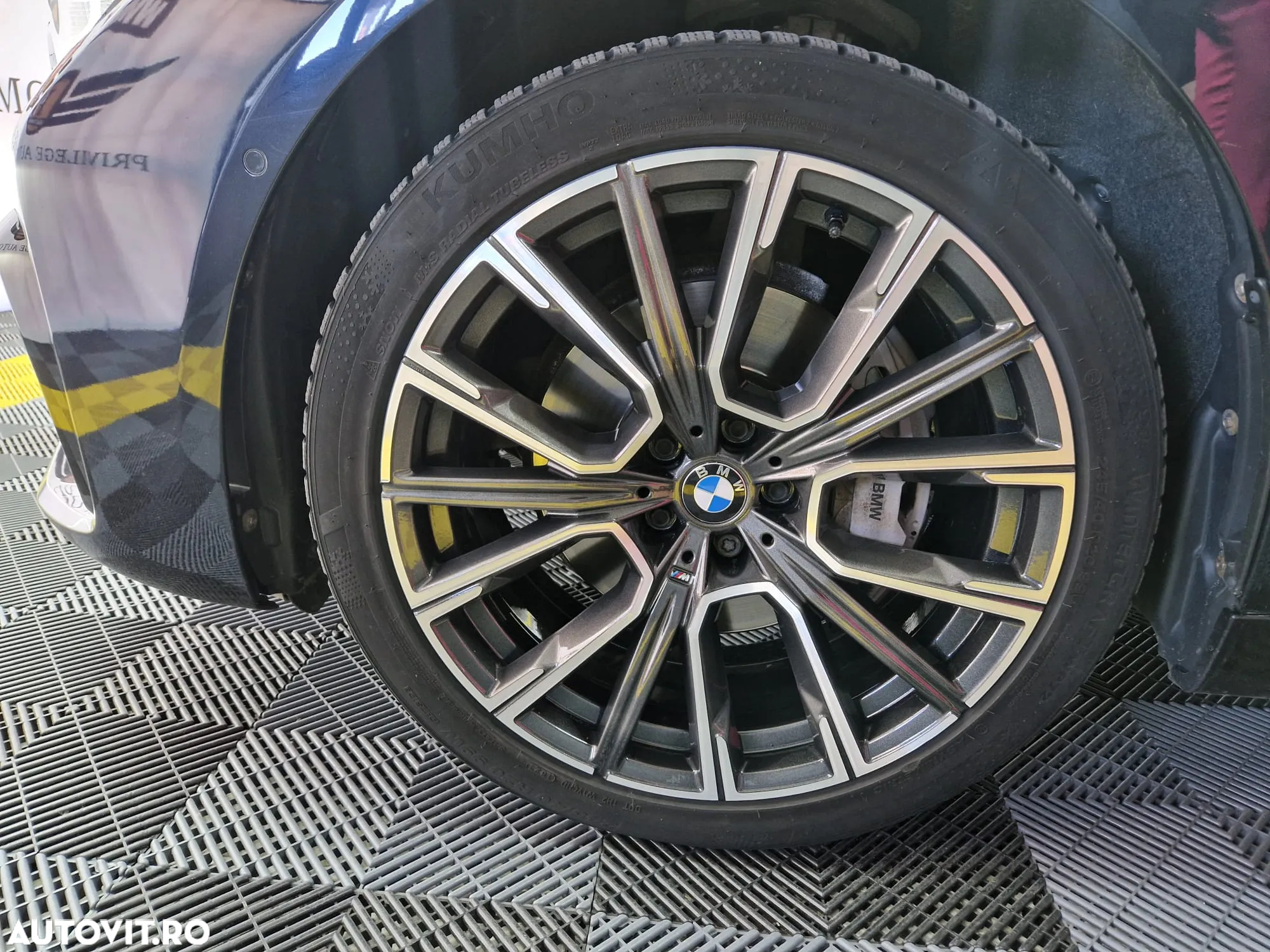 BMW Seria 7 730d xDrive - 34