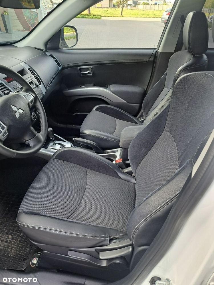 Mitsubishi Outlander - 13
