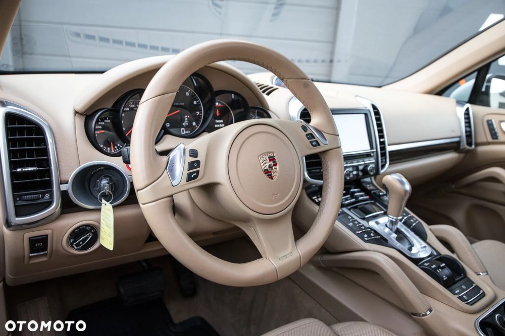 Porsche Cayenne - 36