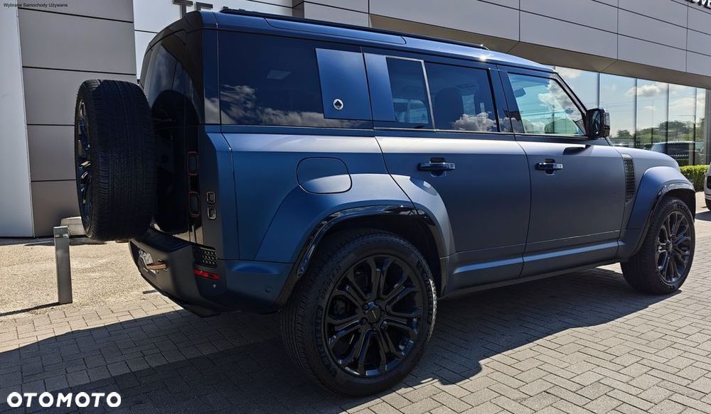 Land Rover Defender - 11