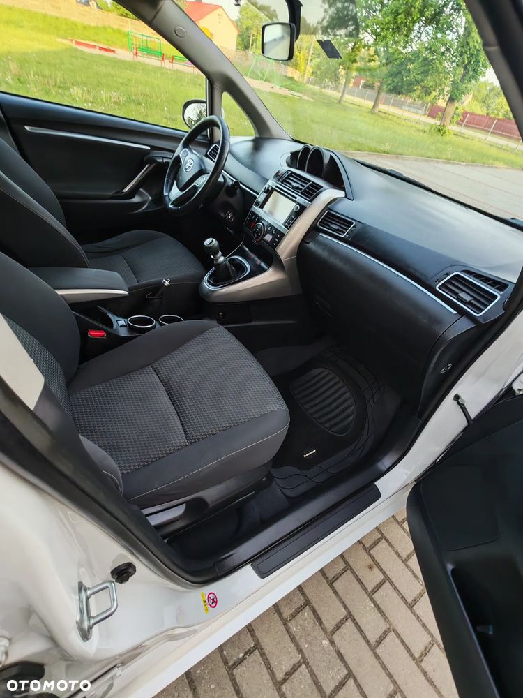 Toyota Verso 1.6 D-4D Active 7os - 8