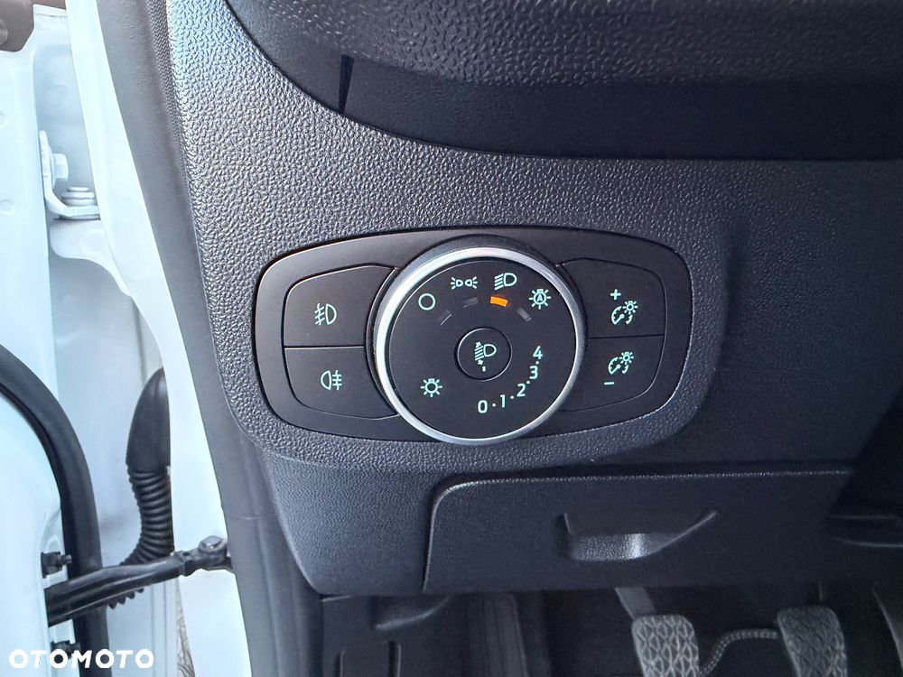 Ford Fiesta 1.0 EcoBoost S&S TITANIUM - 18