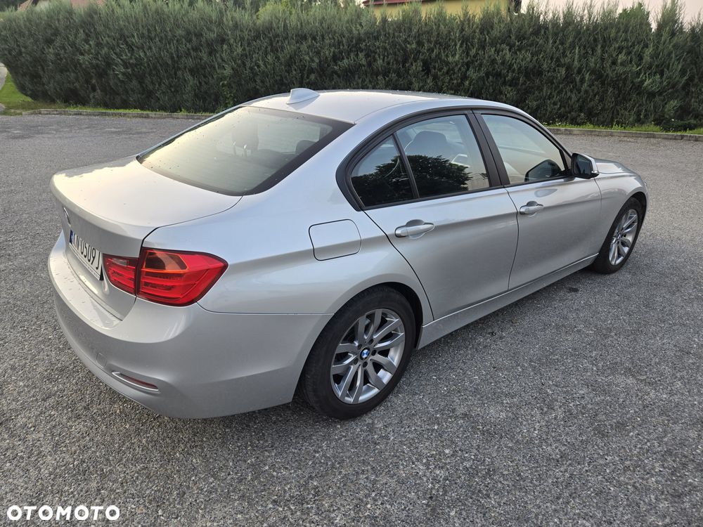 BMW Seria 3 320d - 12