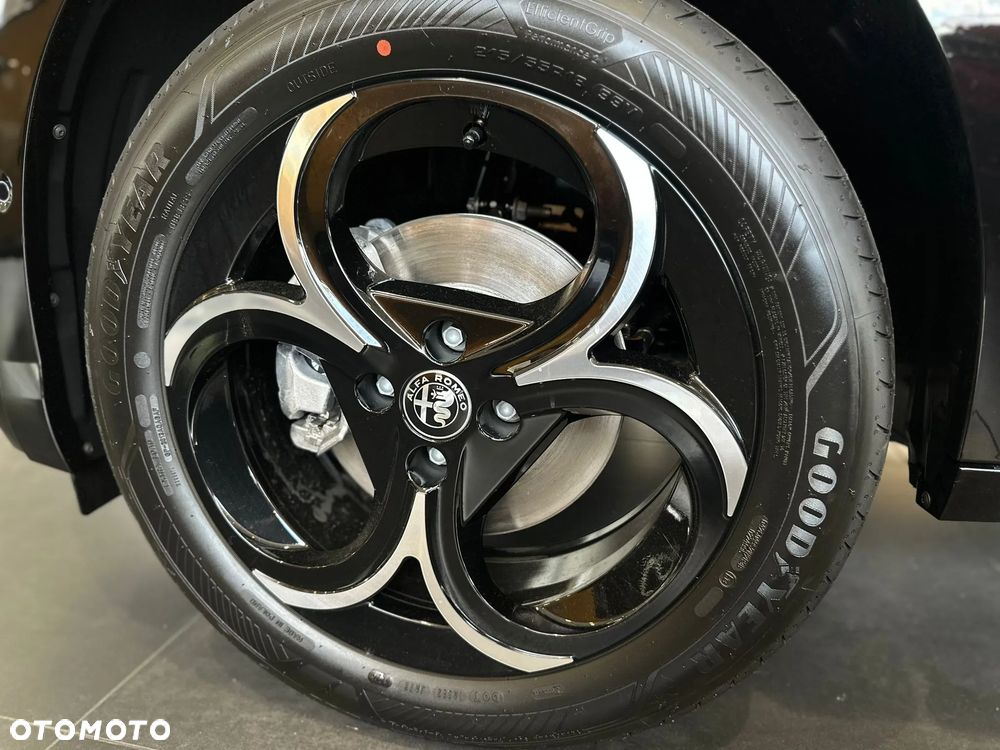 Alfa Romeo Junior 1.2 mHEV Ti eDCT - 5