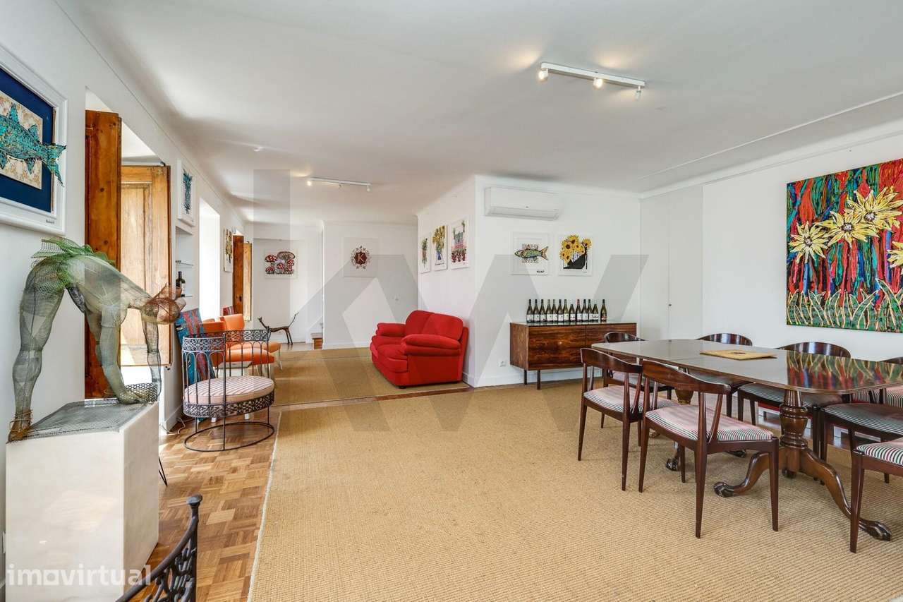 Apartamento T2 Duplex + Anexo. Charme, Espaço e um Pátio Exclusivo no - Grande imagem: 2/34