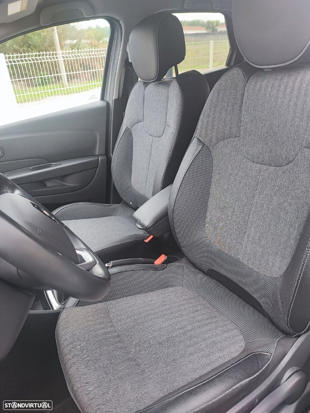 Renault Captur 0.9 TCE Exclusive - 25