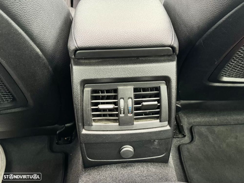 BMW M235i Coupe - 25