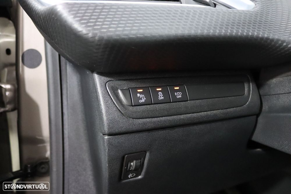 Peugeot 2008 1.2 PureTech Allure EAT6 - 11