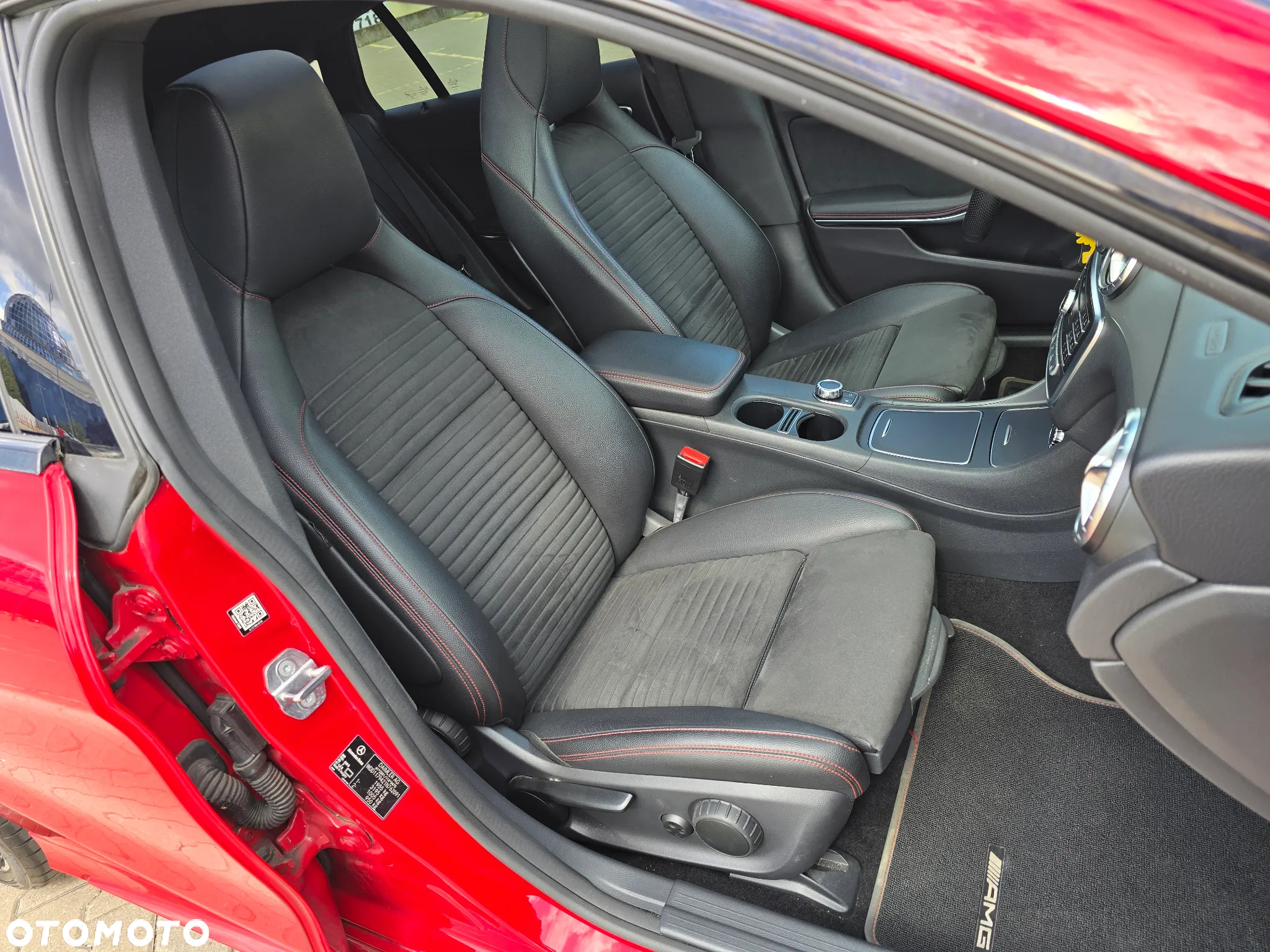 Mercedes-Benz CLA 180 7G-DCT AMG Line - 20