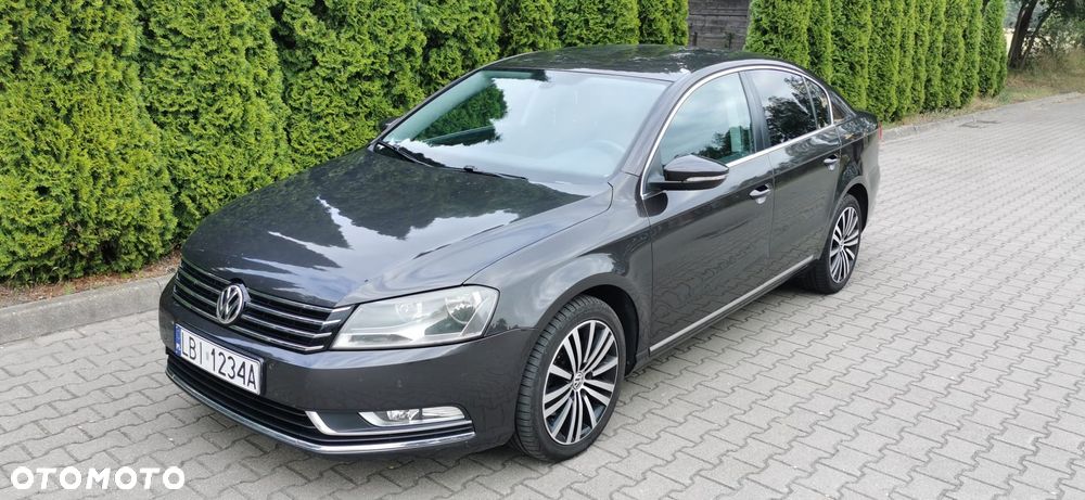 Volkswagen Passat - 1