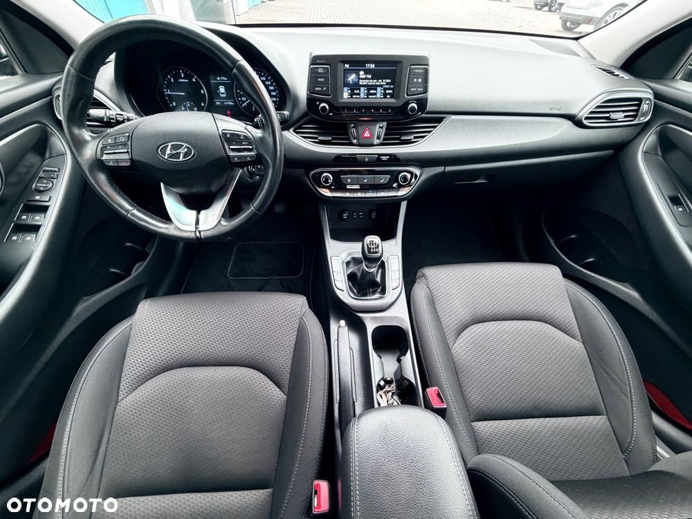 Hyundai i30 blue 1.6 CRDi Style - 25