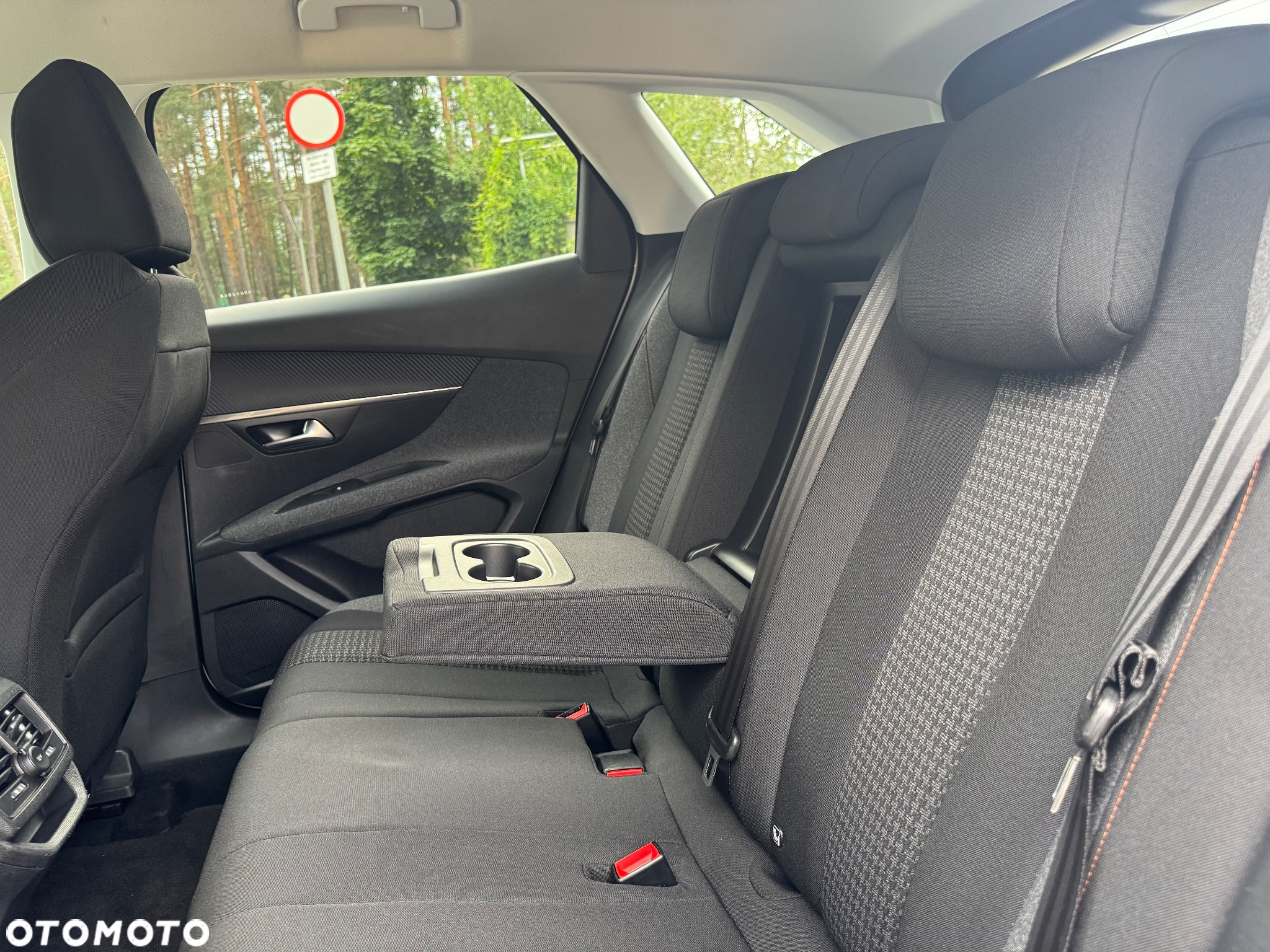 Peugeot 3008 BlueHDi 130 Stop & Start EAT8 Active Business-Paket - 24