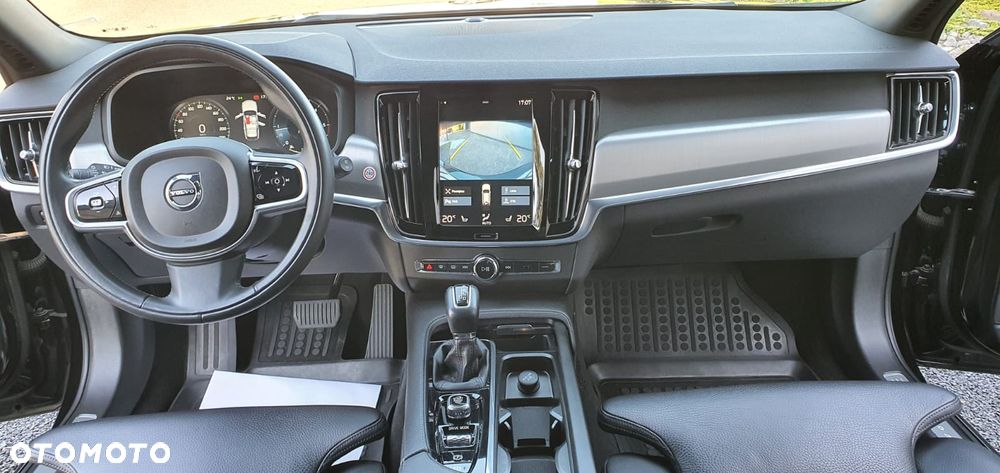 Volvo V90 D4 Momentum - 9