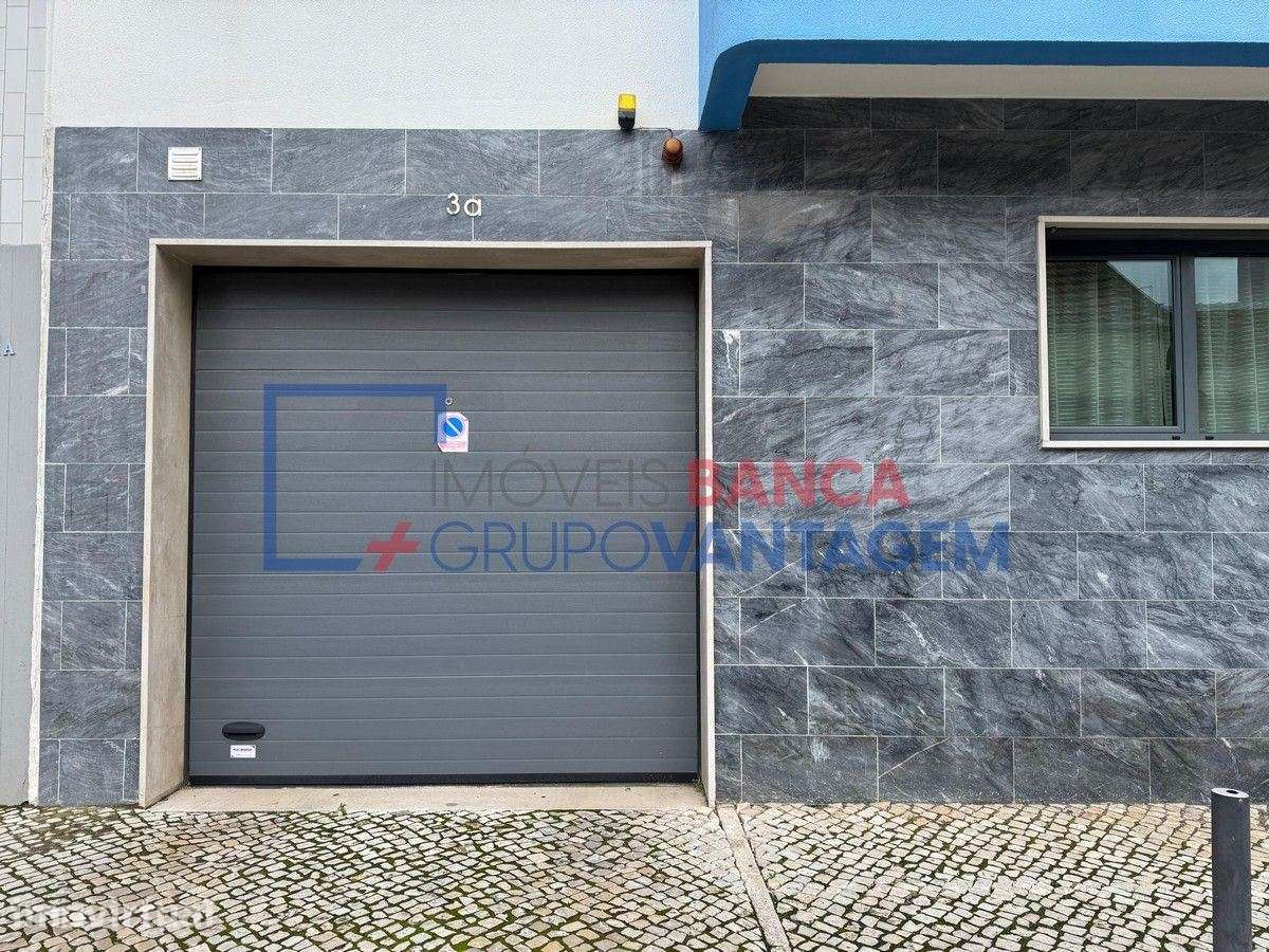 Venda de 6 Parqueamentos - Grande imagem: 2/22