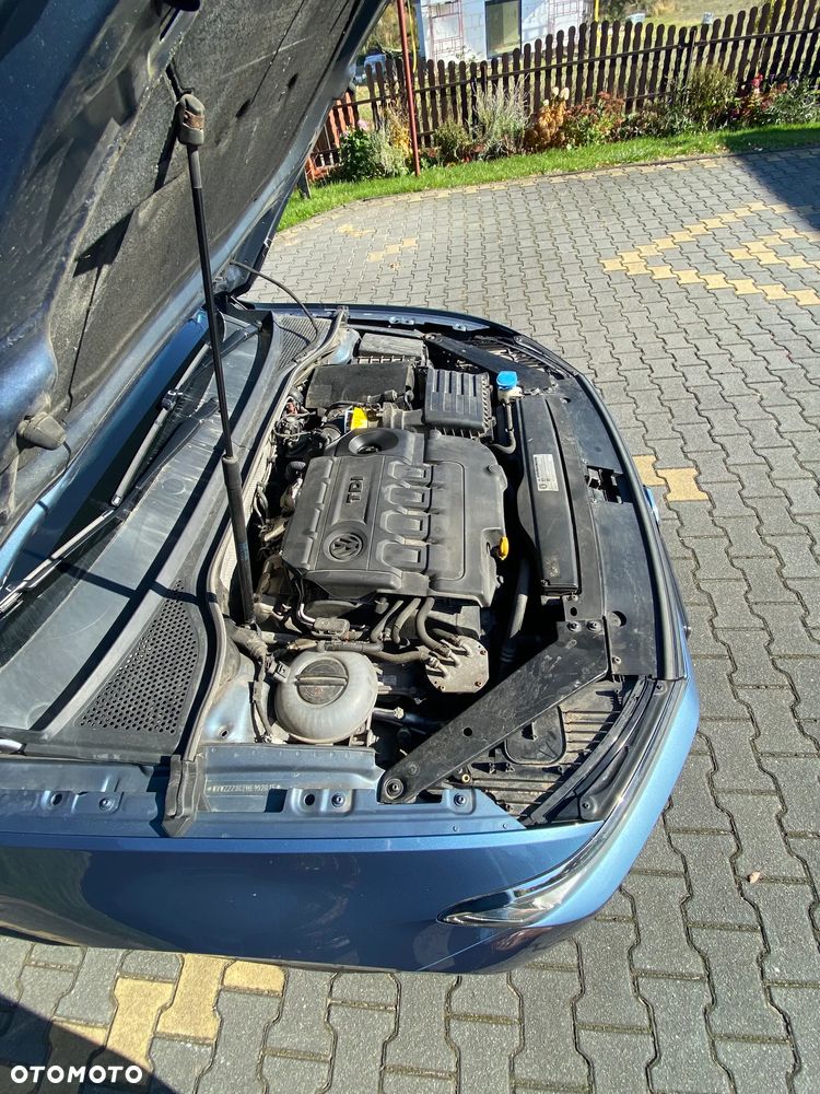 Volkswagen Passat - 10