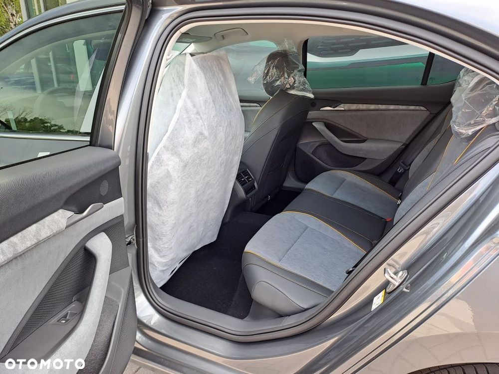 Skoda Superb 2.0 TDI SCR Drive DSG - 7