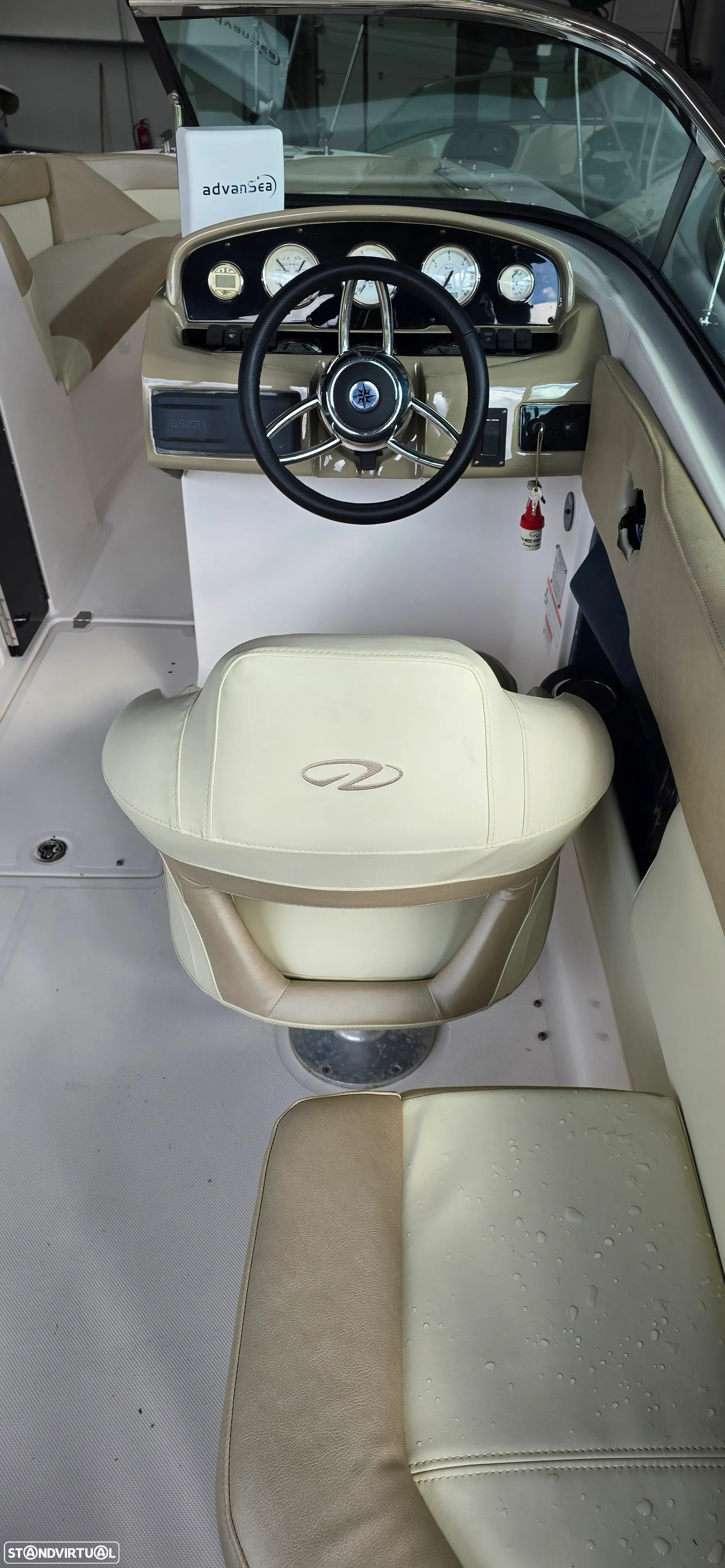 Regal 2520 fasdeck - 11