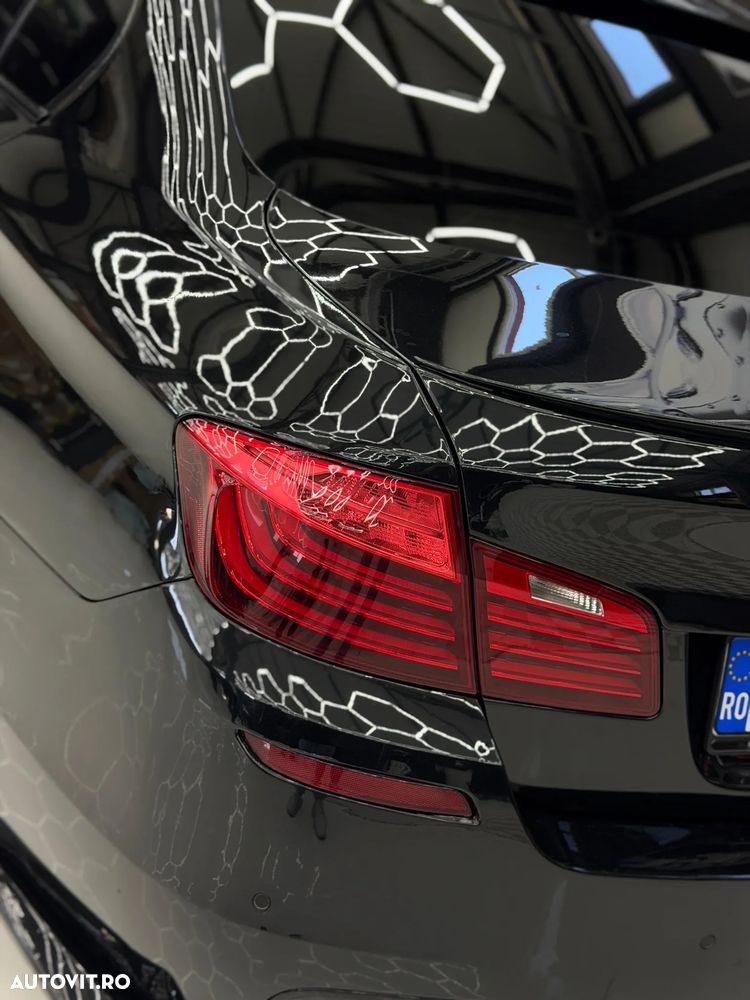 BMW Seria 5 530d xDrive - 7