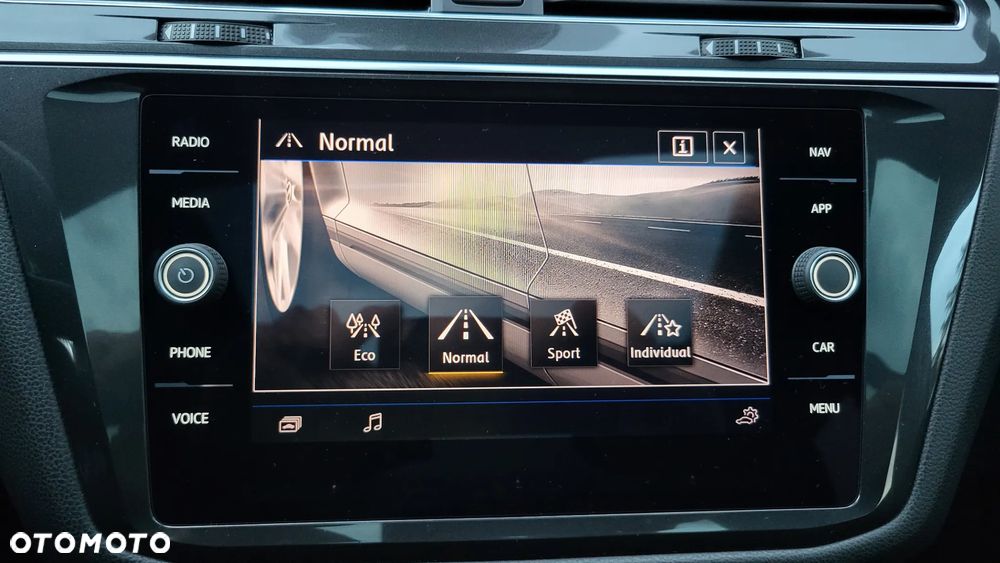 Volkswagen Tiguan Allspace 2.0 TSI 4Mot Comfortline DSG - 35