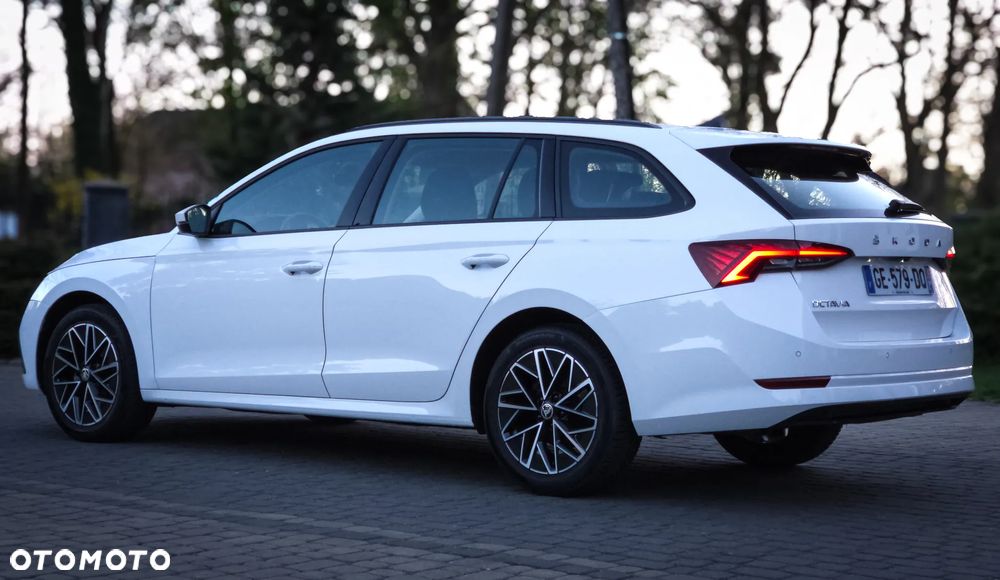 Skoda Octavia 2.0 TDI DSG Edition - 10