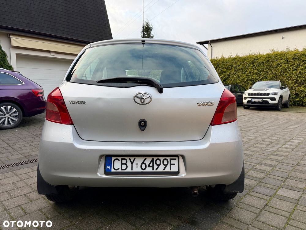 Toyota Yaris 1.3 Luna - 4