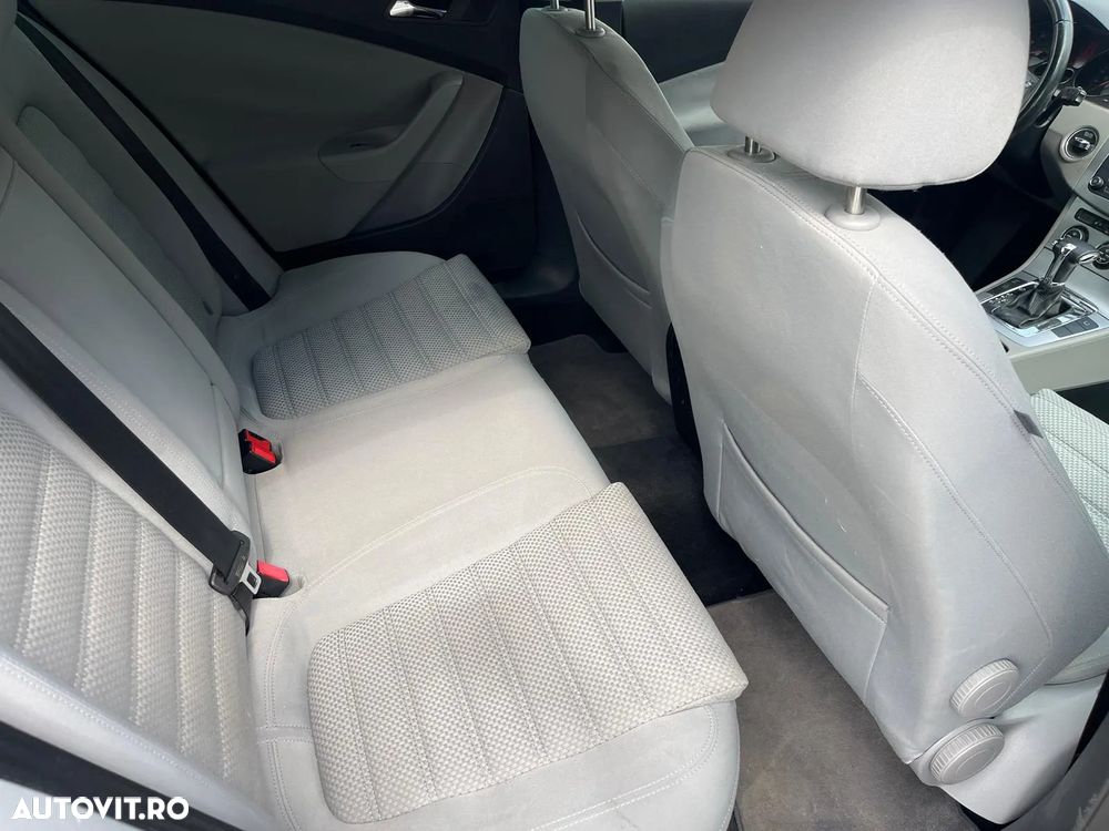 Volkswagen Passat - 11