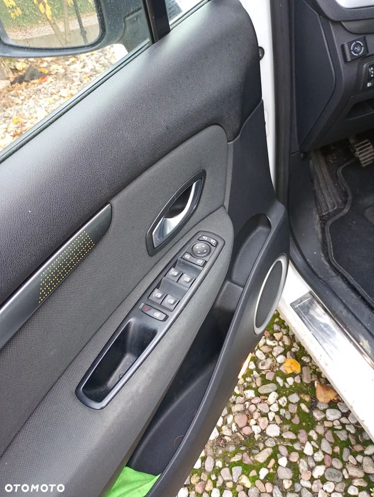 Renault Scenic 1.4 16V TCE Privilege - 3