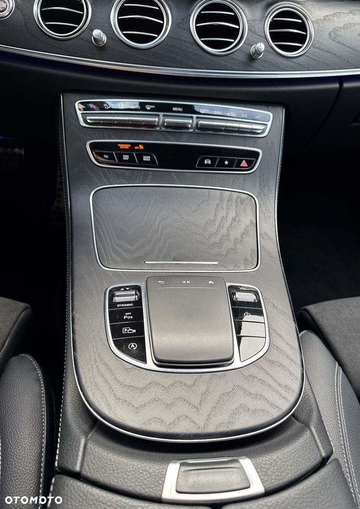 Mercedes-Benz Klasa E 200 4-Matic AMG - 30