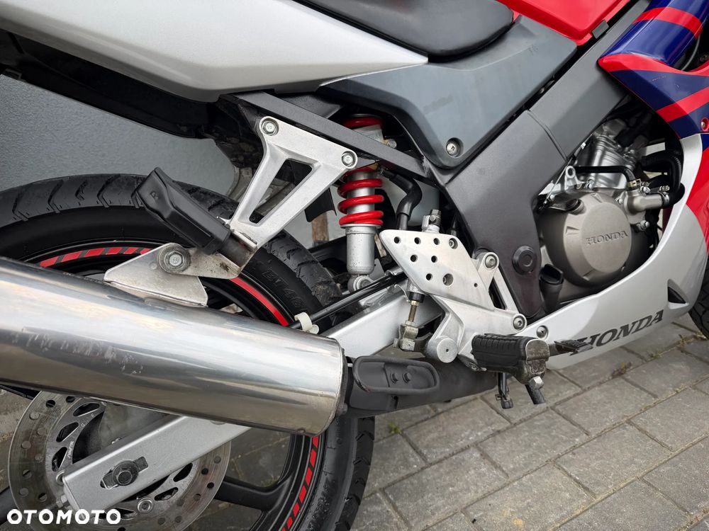 Honda CBR - 25