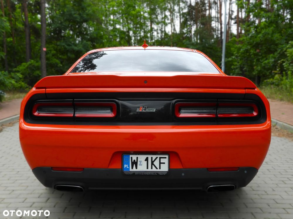 Dodge Challenger - 13