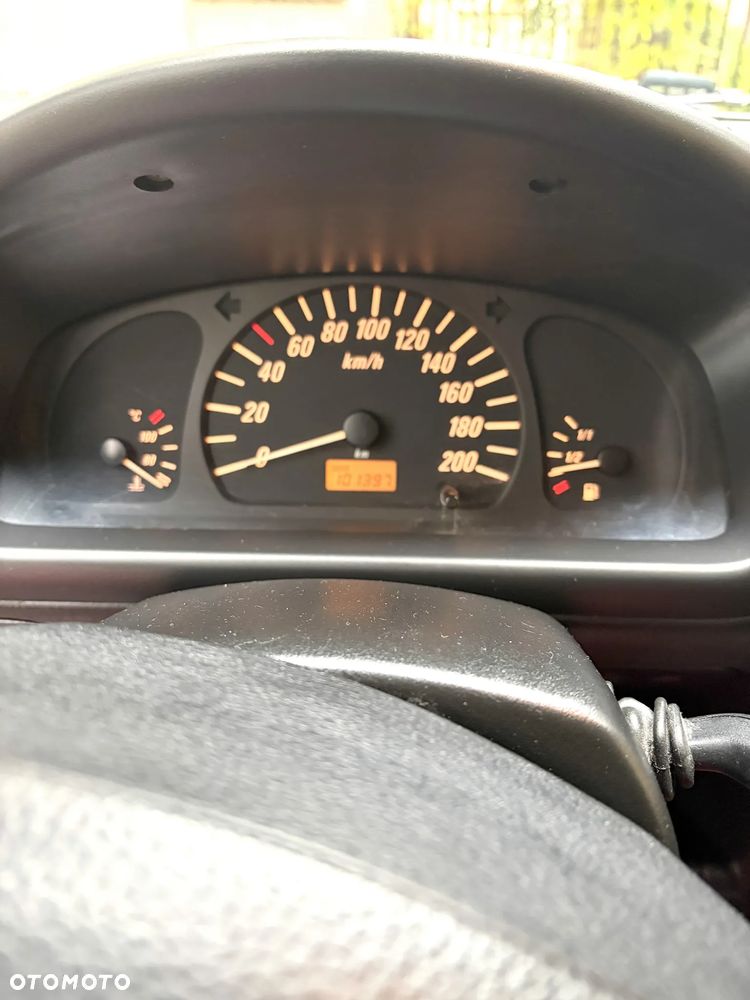 Opel Agila - 12