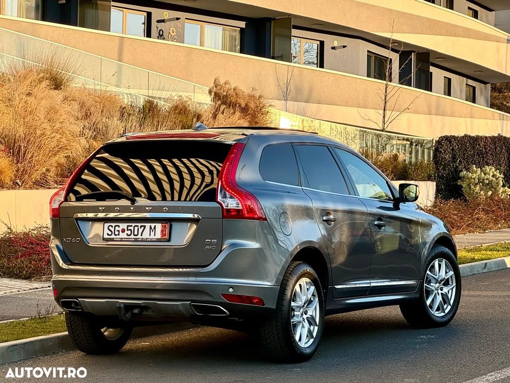 Volvo XC 60 D5 AWD Geartronic Summum - 3