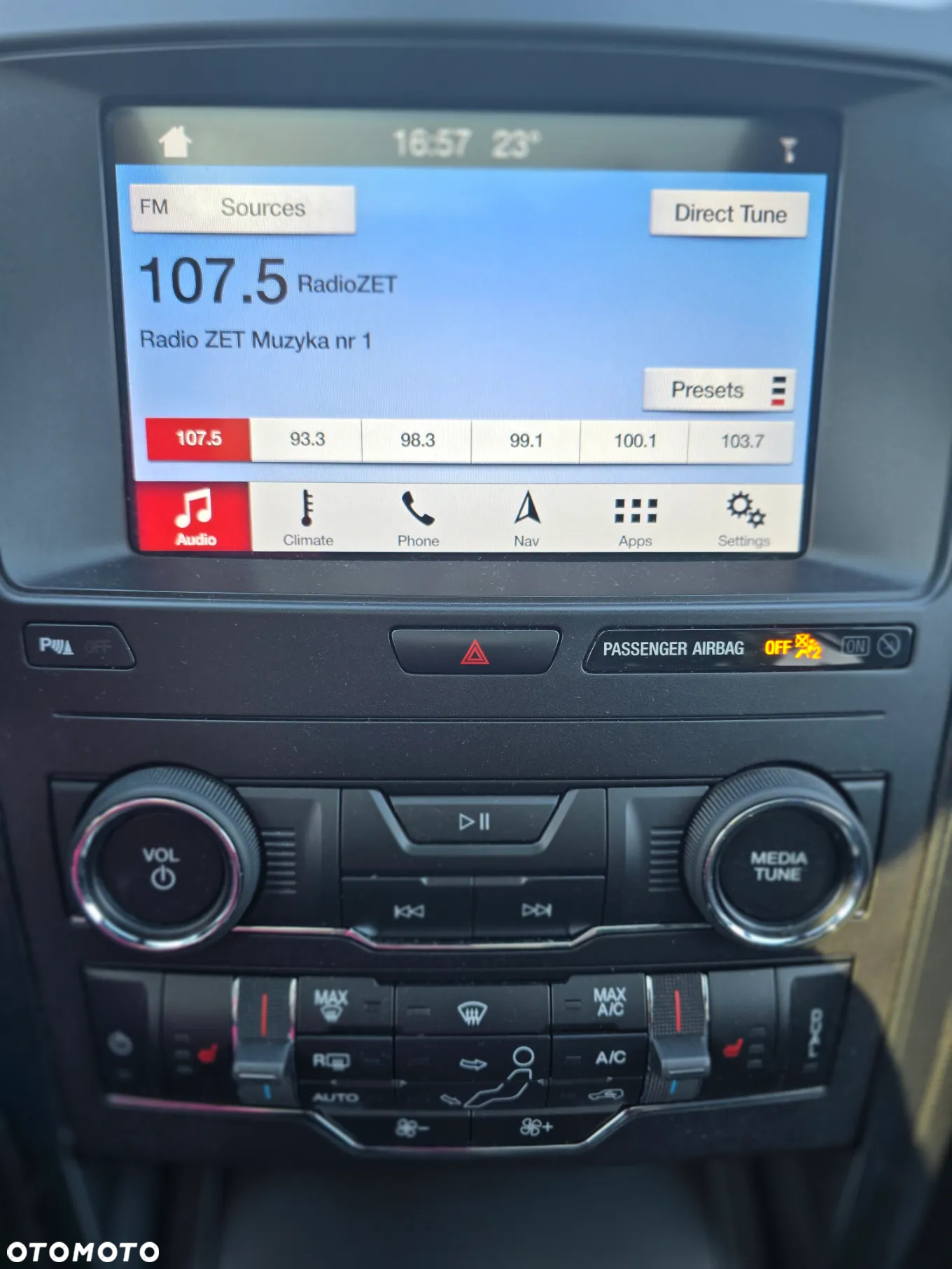 Ford Explorer - 21