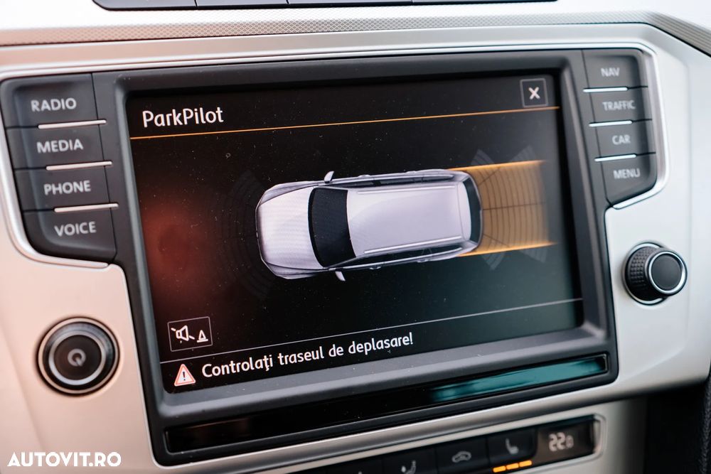 Volkswagen Passat Variant 2.0 TDI DSG (BlueMotion Technology) Comfortline - 21