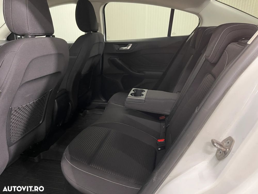 Ford Focus 1.5 EcoBlue Titanium - 11