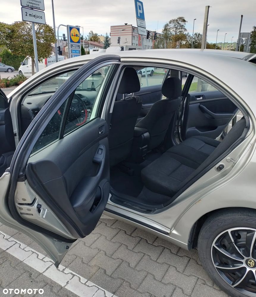 Toyota Avensis - 7