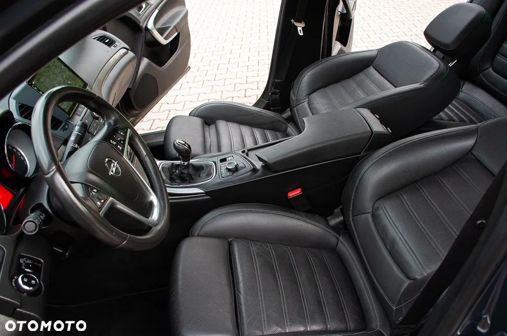 Opel Insignia - 33