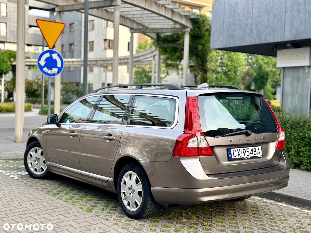 Volvo V70 D5 Summum - 4