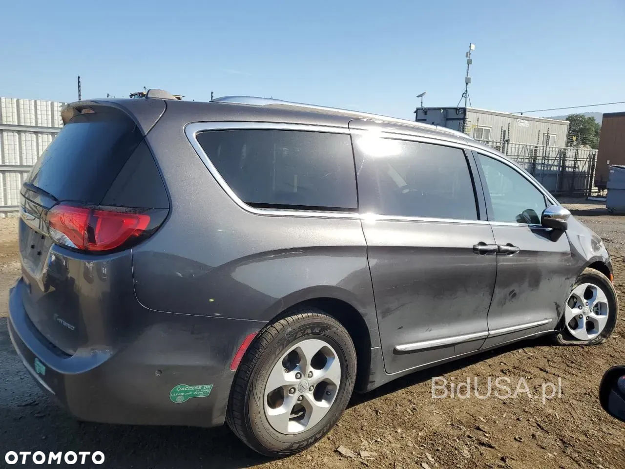 Chrysler Pacifica - 9