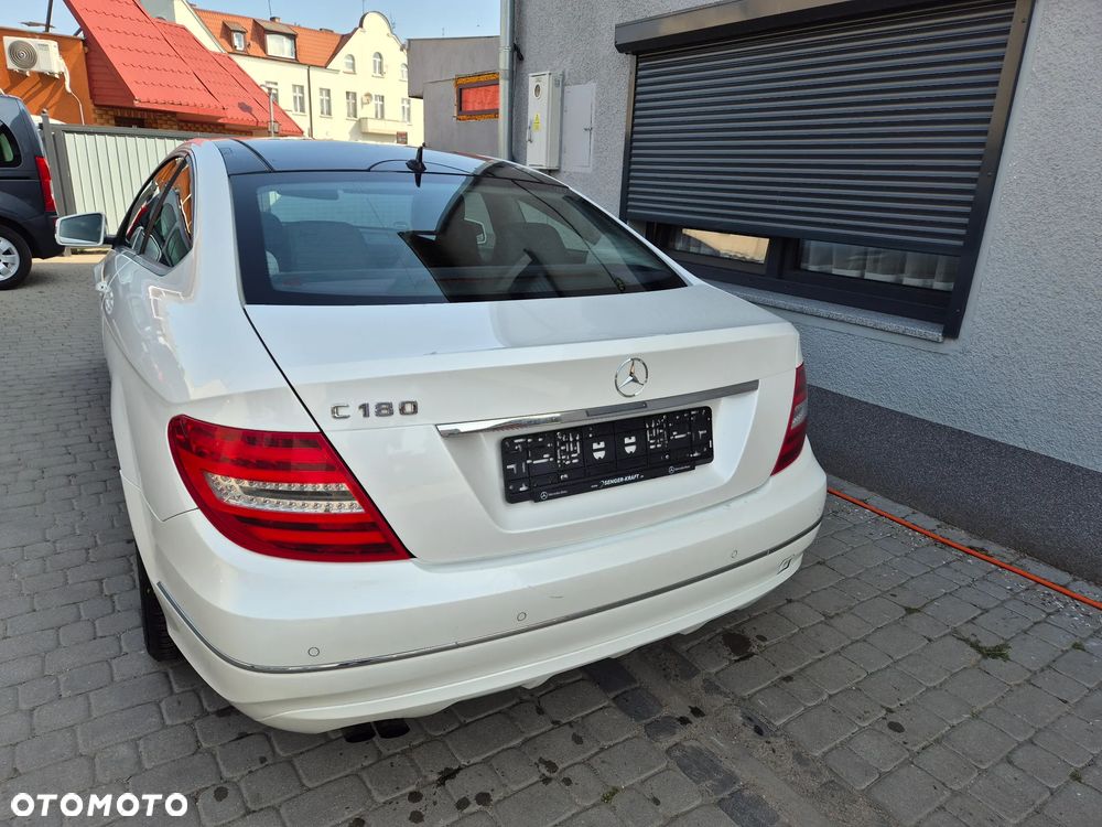 Mercedes-Benz Klasa C 180 CGI BlueEff - 5