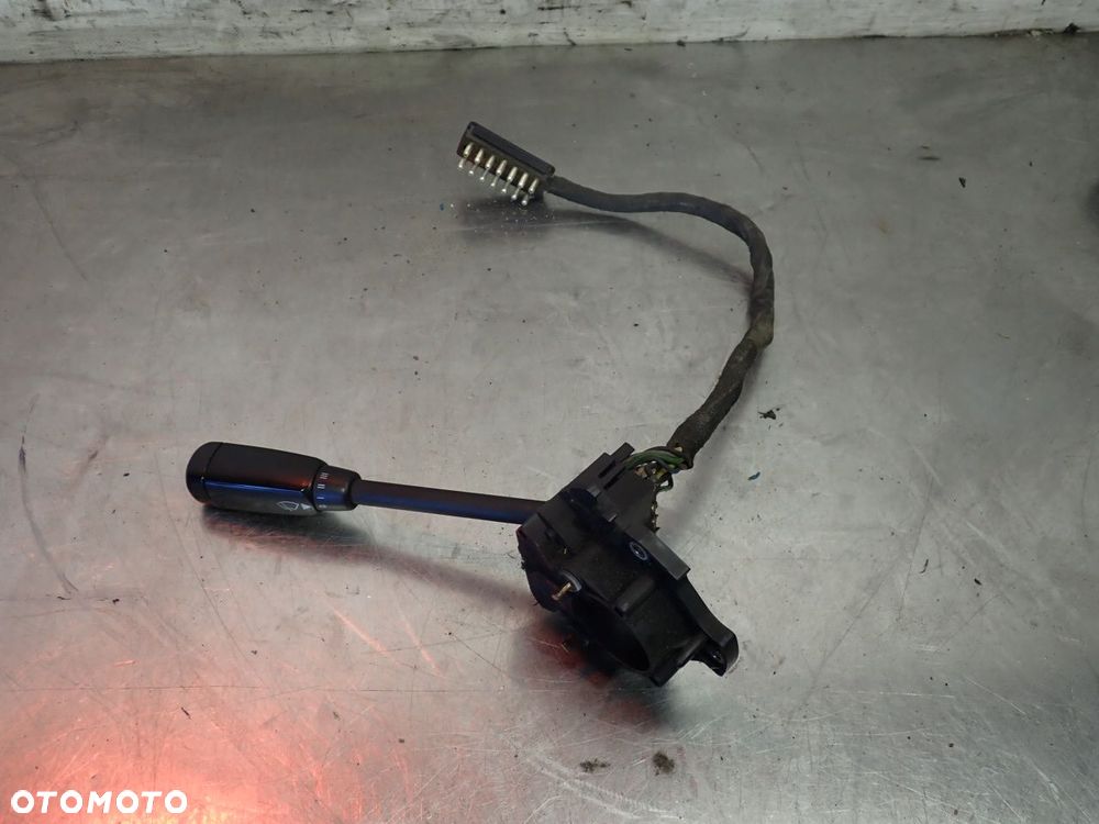 PRZEŁĄCZNIK ŚWIATEŁ KIERUNKOWSKAZÓW MERCEDES - BENZ W124 E300 2.3