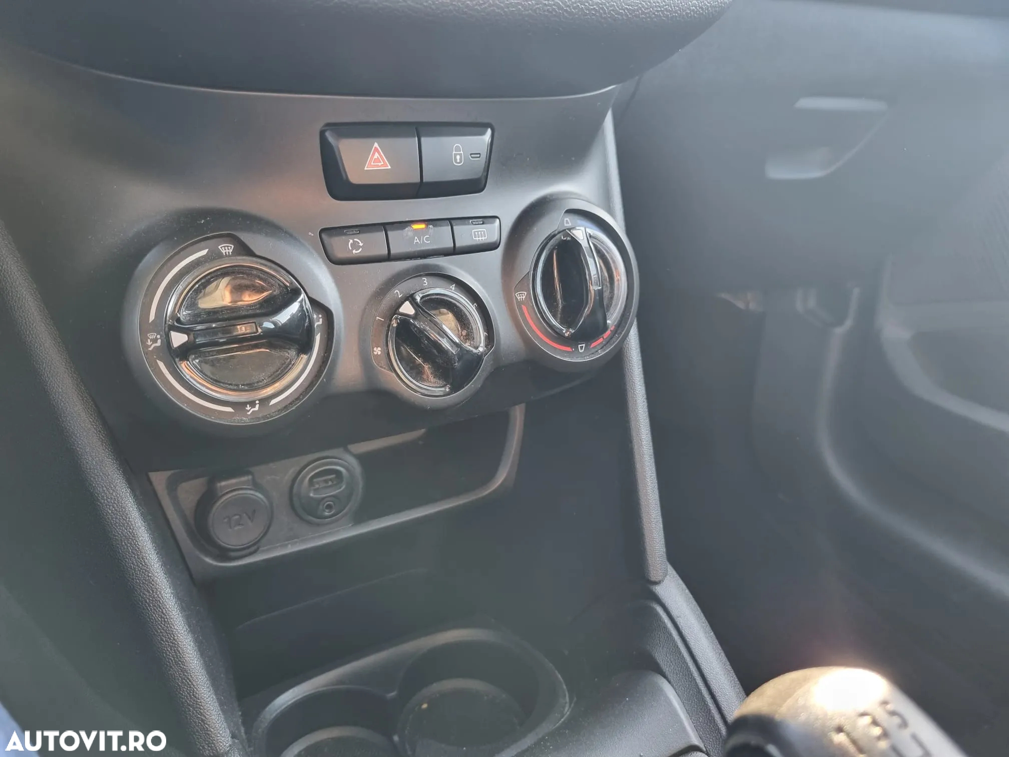 Peugeot 208 1.2 L PureTech Access - 24