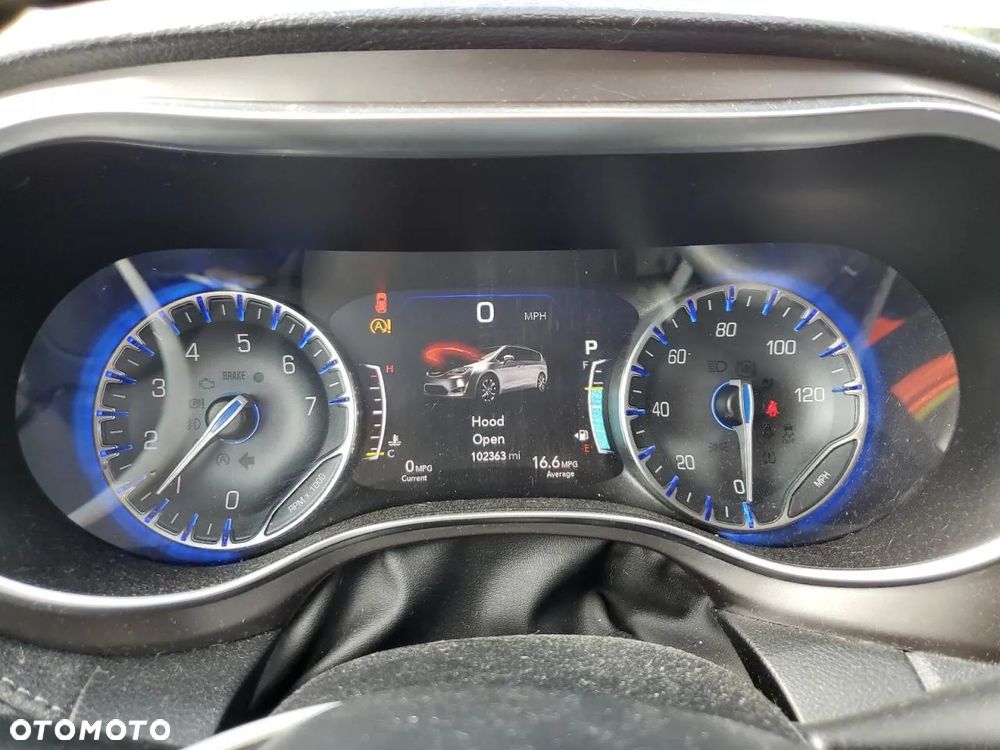 Chrysler Pacifica - 10