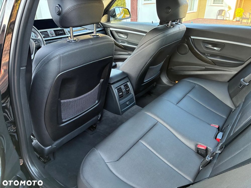 BMW Seria 3 330i Sport Line - 21