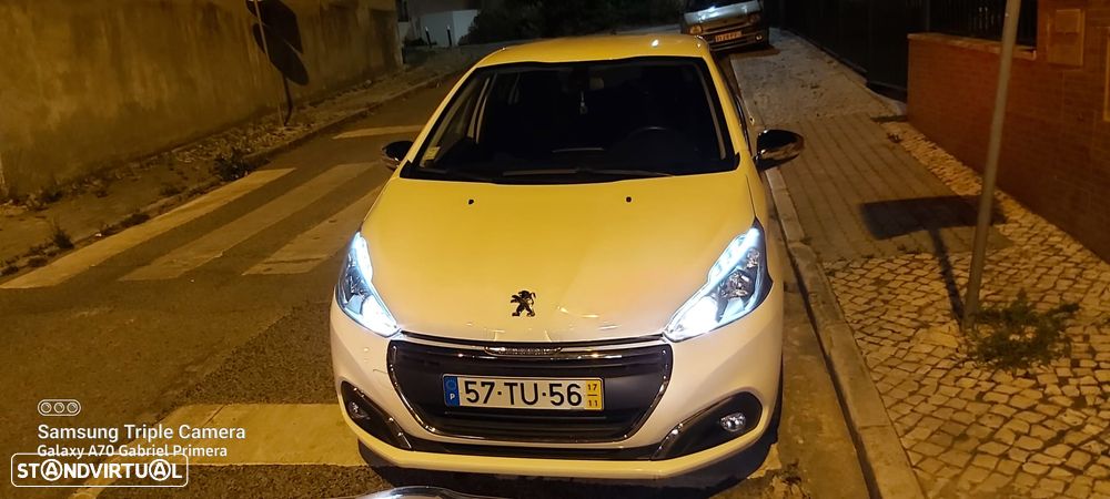Peugeot 208 1.2 PureTech Style - 1