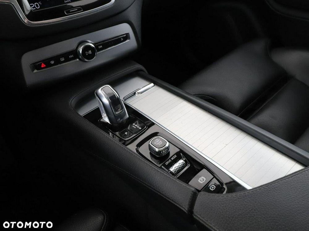 Volvo XC 90 T8 AWD Twin Engine Geartronic Momentum - 31